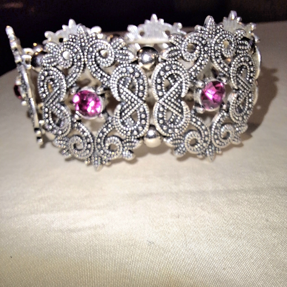 Vintage Style Purple Rinestones Edwardian Floral Symbols Bracelet 7"